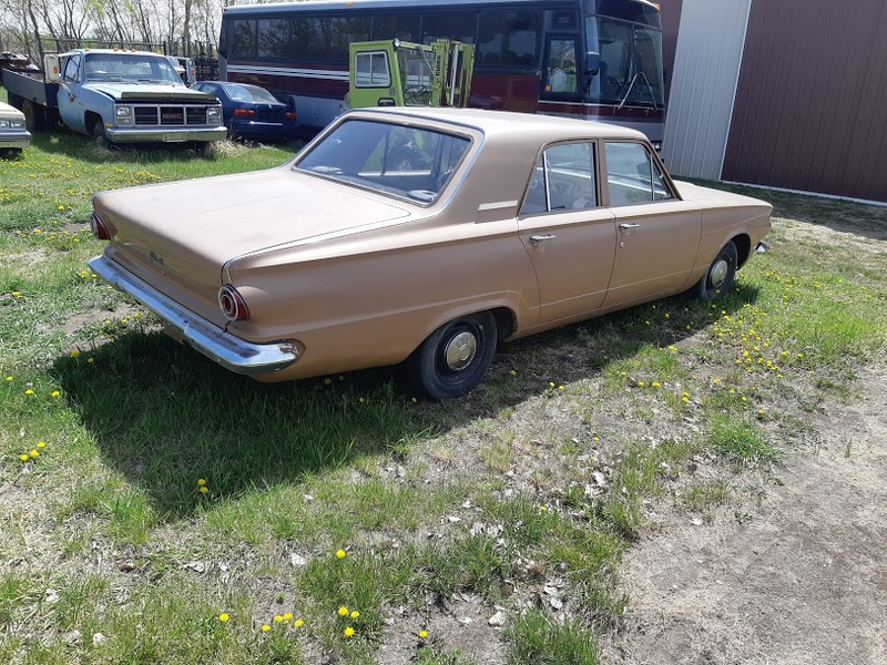 Illustration for article titled Farmyard cars I found this week. (none of which are late model Corvairs)